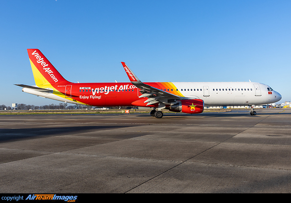 Former Thomas Cook Airlines G-TCDO has received a VietJet Air c/s - Painted by MAAS Aviation Maastricht Airbus A321-211