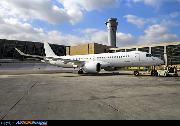 Airbus A220-300 Airbus A220-300