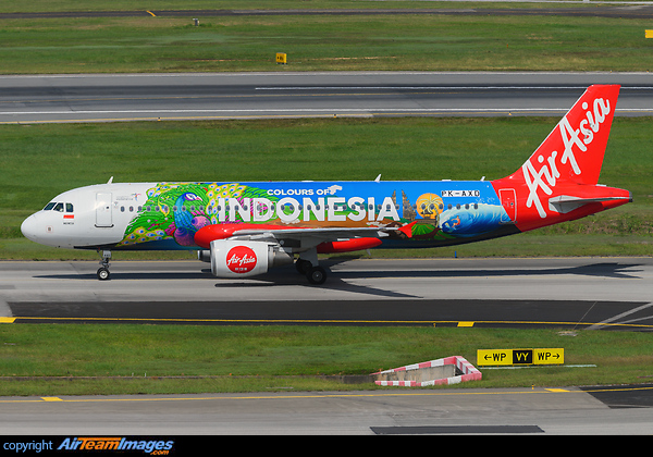 Airbus A320-216 Airbus A320-216
