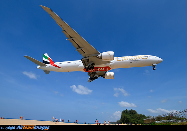 Boeing 777-31H/ER Boeing 777-31H/ER