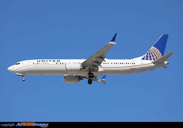 Boeing 737-9 MAX Boeing 737-9 MAX