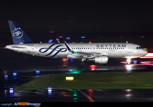 Airbus A320-214 Airbus A320-214