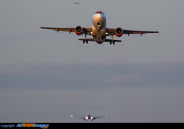 Airbus A319-111 Airbus A319-111