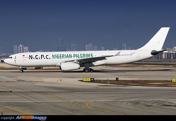 Airbus A330-343 Airbus A330-343