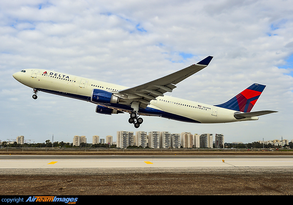 Airbus A330-302 Airbus A330-302