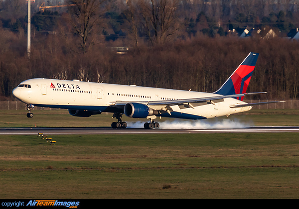 Boeing 767-432/ER Boeing 767-432/ER
