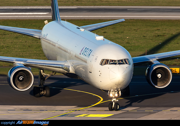 Boeing 767-432/ER Boeing 767-432/ER