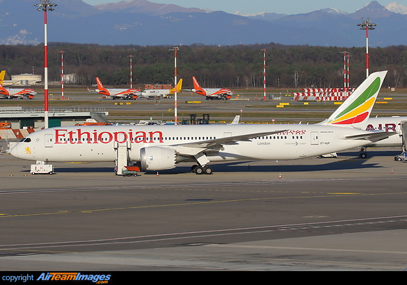Boeing 787-9 Dreamliner Boeing 787-9 Dreamliner