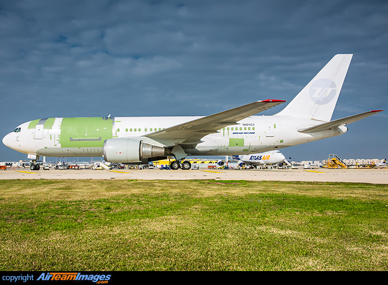 Ex United/UTAir , for Canadian cargo outfit CargoJet. First 767-200 P2F conversion since 2012! Boeing 767-224/ER(BDSF)