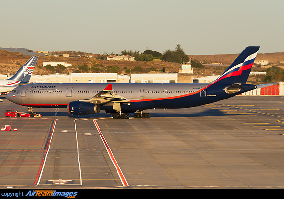 Airbus A340-343 Airbus A340-343