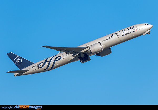 Boeing 777-328/ER Boeing 777-328/ER