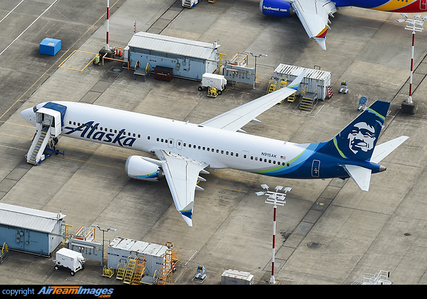 Boeing 737-9 MAX Boeing 737-9 MAX