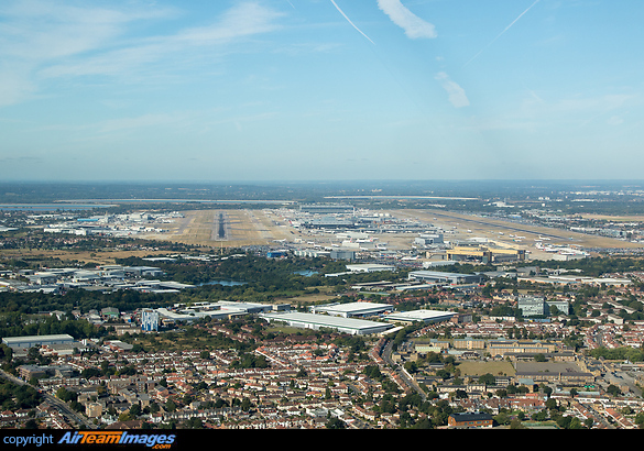 Heathrow overview while on final for runway 27L London Heathrow Airport
