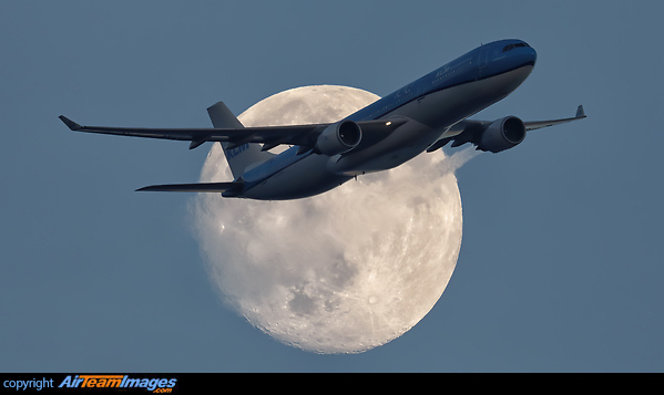 Mooncrossing Airbus A330-302