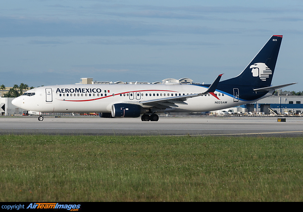 Boeing 737-852 Boeing 737-852