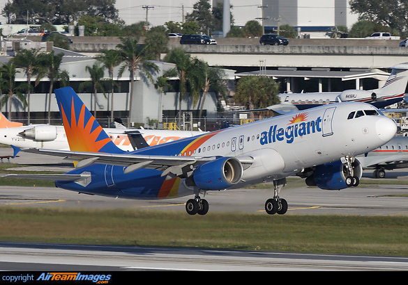 Airbus A320-214 Airbus A320-214