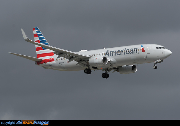 Boeing 737-823 Boeing 737-823