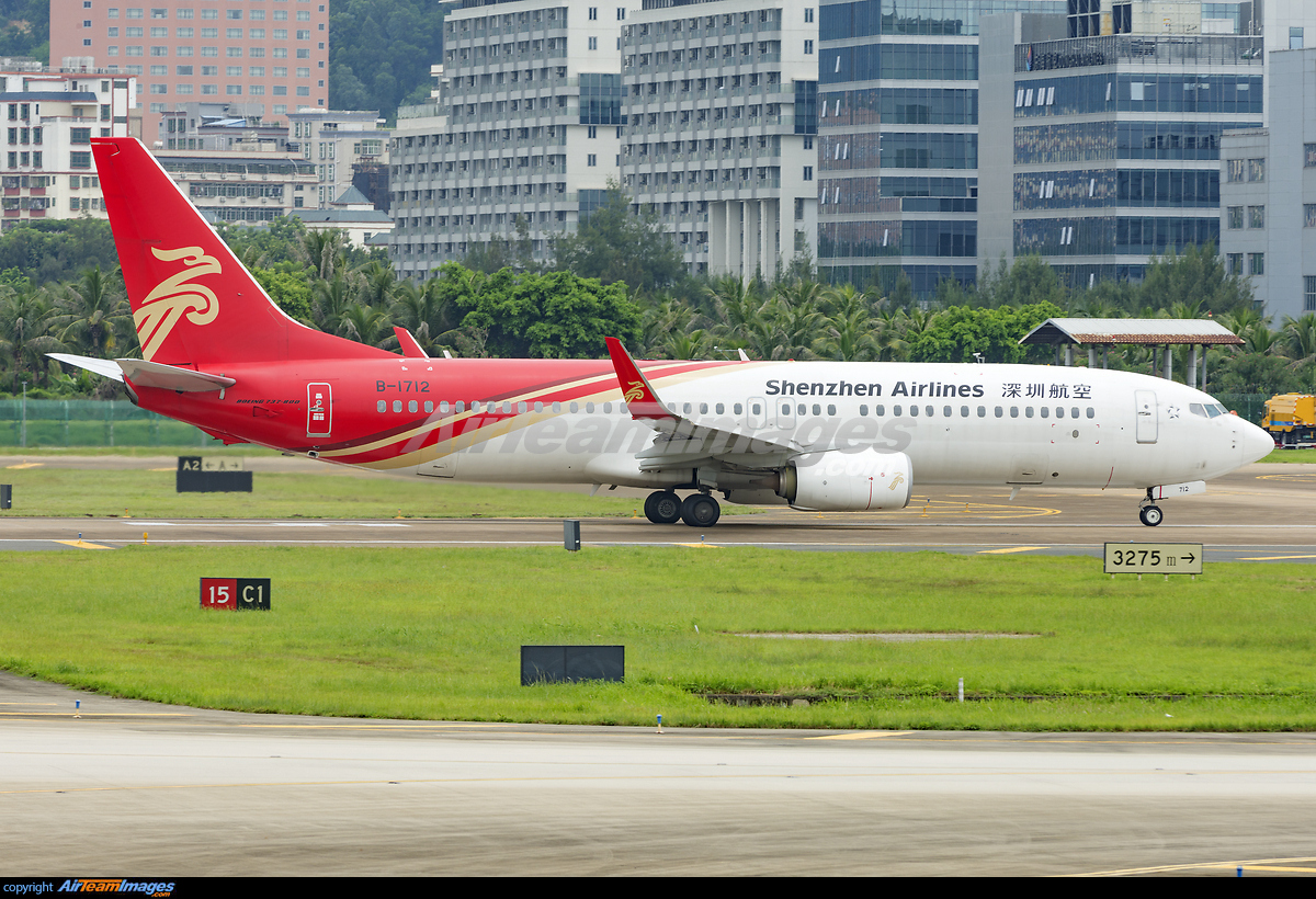 Boeing 737-87L