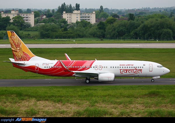 Boeing 737-8Q8