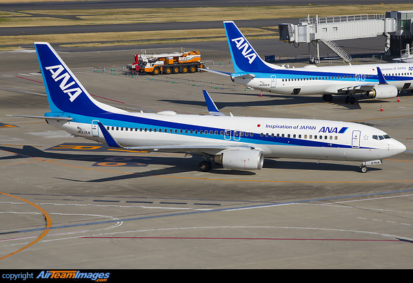 Boeing 737-881