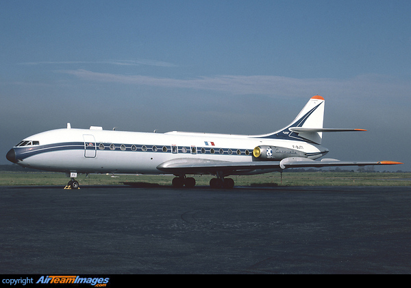 Operated by Service de la Formation Aeronautique. Still in basic Air France colors. Note the small radome above the forward fuselage, used for testing navigation aids. Sud Aviation Caravelle III