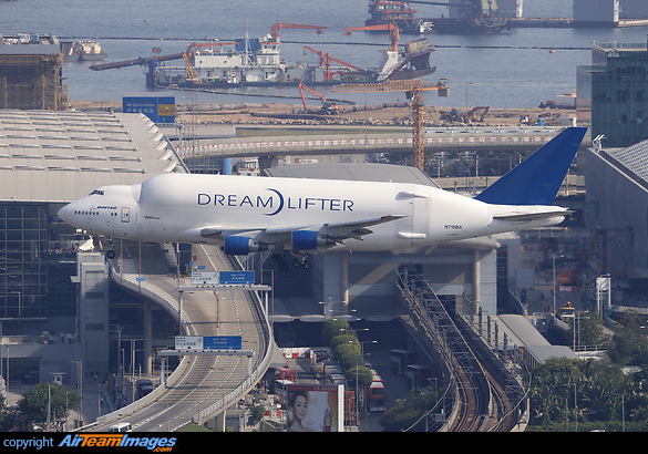 Boeing 747-400LCF Dreamlifter