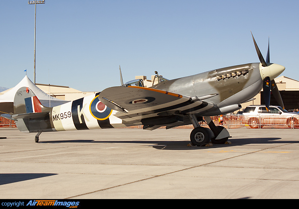 Supermarine Spitfire Mk.IX (NX959RT) Aircraft Pictures & Photos -  AirTeamImages.com