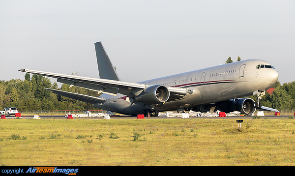Omni Air Boeing 767 who suffered a collapsed left-hand landing gear after landing in Bucharest on 28th August 2020. Boeing 767-324/ER