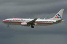 Boeing 737-823