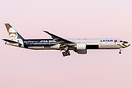 LATAM Brasil Boeing 777-32W(ER) PT-MUA