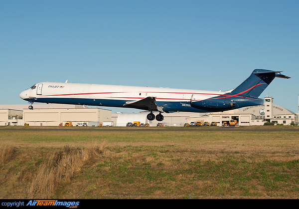USA Jet airlines MD83 cargo rare visit at Everett landing during the golden hour warm light McDonnell Douglas MD-83