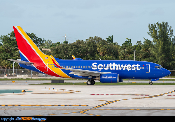 Boeing 737-7H4