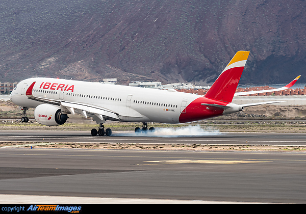 IBE6586 covering BOG-MAD route, was forced to diverted to TFS airport, due to heavy snowfall in Spain. Airbus A350-941