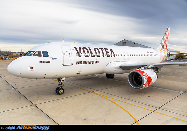 N621VA beginning its departure from VCV for a lease transfer to its new home flying with Volotea. N621VA will now be EC-NNZ Airbus A320-214