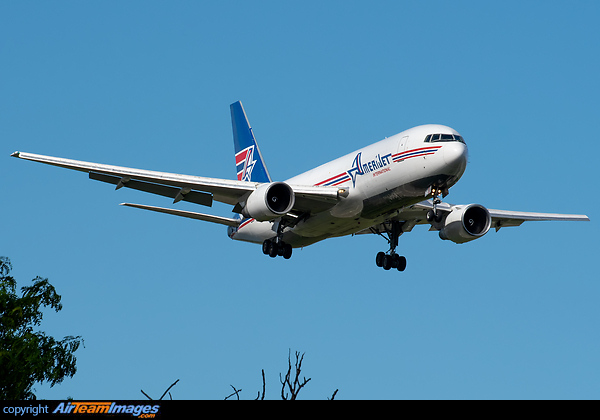 Boeing 767-232(SF)