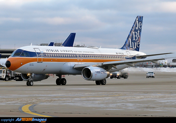 "What's Old is Blue Again, 763, New York International" - Vintage / retro color scheme Airbus A320-232