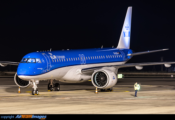 New type for the airline. First new generation E195-E2 delivered for KLM Cityhopper, commencing the fleet renewal. Embraer ERJ-195-E-2