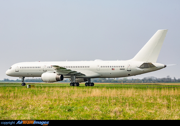00-9001, a Boeing C-32B assigned to the 486th Flight Test Squadron, United States Air Force taxiing at Shannon, Ireland. 486FTS, based at Eglin AFB Florida under the auspices of the USAF Special Operations Command, carries out operations on behalf of the US State Department and the Central Intelligence Agency. This aircraft is equipped with extra fuel tanks as well as having an air to air refuelling capability through a receiver on the top of the fuselage.
00-9001 has also been noted as 02-5001, 99-6143 and 98-6006. Boeing C-32B