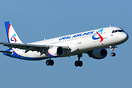 Passenger aircraft operating in cargo mode with seating removed