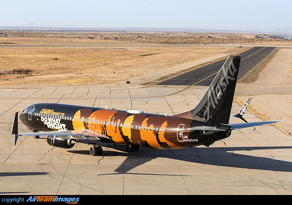 New Our Commitment livery for Alaska Airlines. According to the airline, We believe education is the great equalizer, with a transformative impact in the lives of young people and a critical component of equity. We partnered with Alaskas Black Employee Alliance (ABEA), to think about how as an airline, we can do our part to advance the conversation and play a meaningful role in addressing racial equity.
The right side of the plane reads education is the most powerful weapon we can use to change the world, quoting Nelson Mandela, while the left side reads the time is always right to do what is right, a quote from Dr. Martin Luther King, Jr. Boeing 737-990/ER