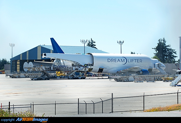 The Dreamlifter bringing in the last set of 787-9 wings before the complete 787 assembly line ceased in Everett and is moved to Charleston, South Carolina factory Boeing 747-400LCF Dreamlifter