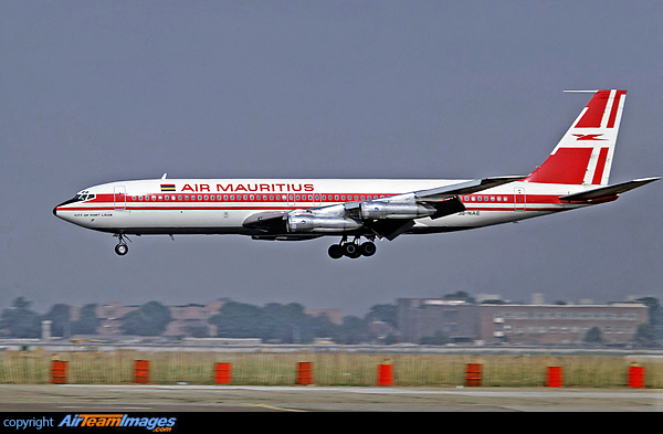 Boeing 707-344B