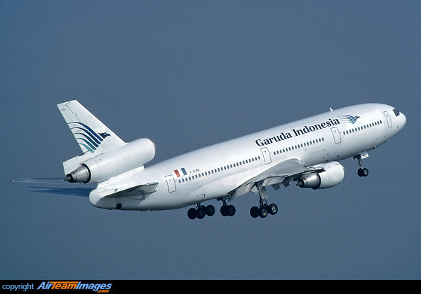 Leased from AOM in their basic white livery McDonnell Douglas DC-10-30