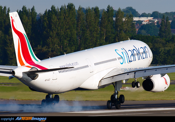 An early morning arrival at Birmingham is SriLankan Airbus 330, 4R-ALO bringing in their national cricket team for a match locally Airbus A330-343