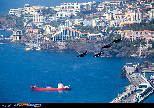 Fly-by to celebrate the Portuguese National Day F-16AM Fighting Falcon