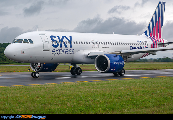 First arrival in Nantes for Sky Express. Performing a traingle route via Lyon from Heraklion. Airbus A320-251N