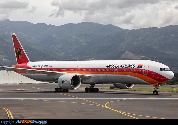 First visit to Costa Rica, Direct Flight from Quatro de Fevereiro International Airport (LAD/FNLU) Almost 12.5 HRS of flight. Extremely rare visit. Boeing 777-3M2/ER