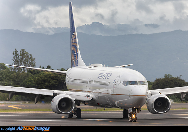 Boeing 737-824