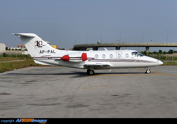 Raytheon Hawker 400XP