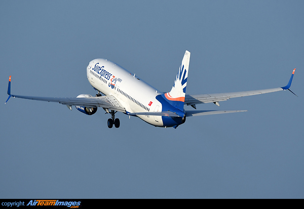 Boeing 737-8HC